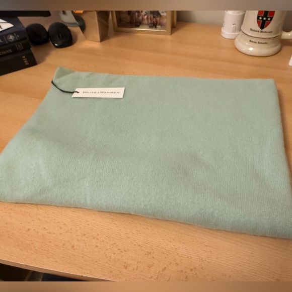 White + Warren Cashmere Travel Wrap Shawl Scarf – Cool Sage – NWT - Picture 5 of 8